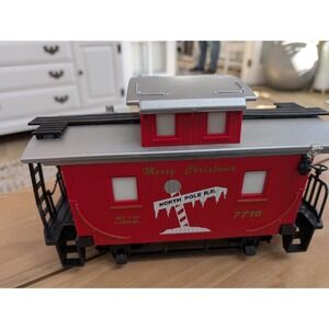 LIONEL 7716 NORTH POLE R.R. CABOOSE